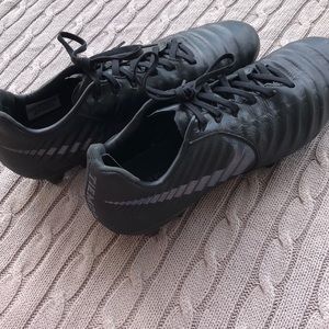 Men’s size 9 Black Nike Soccer Cleats